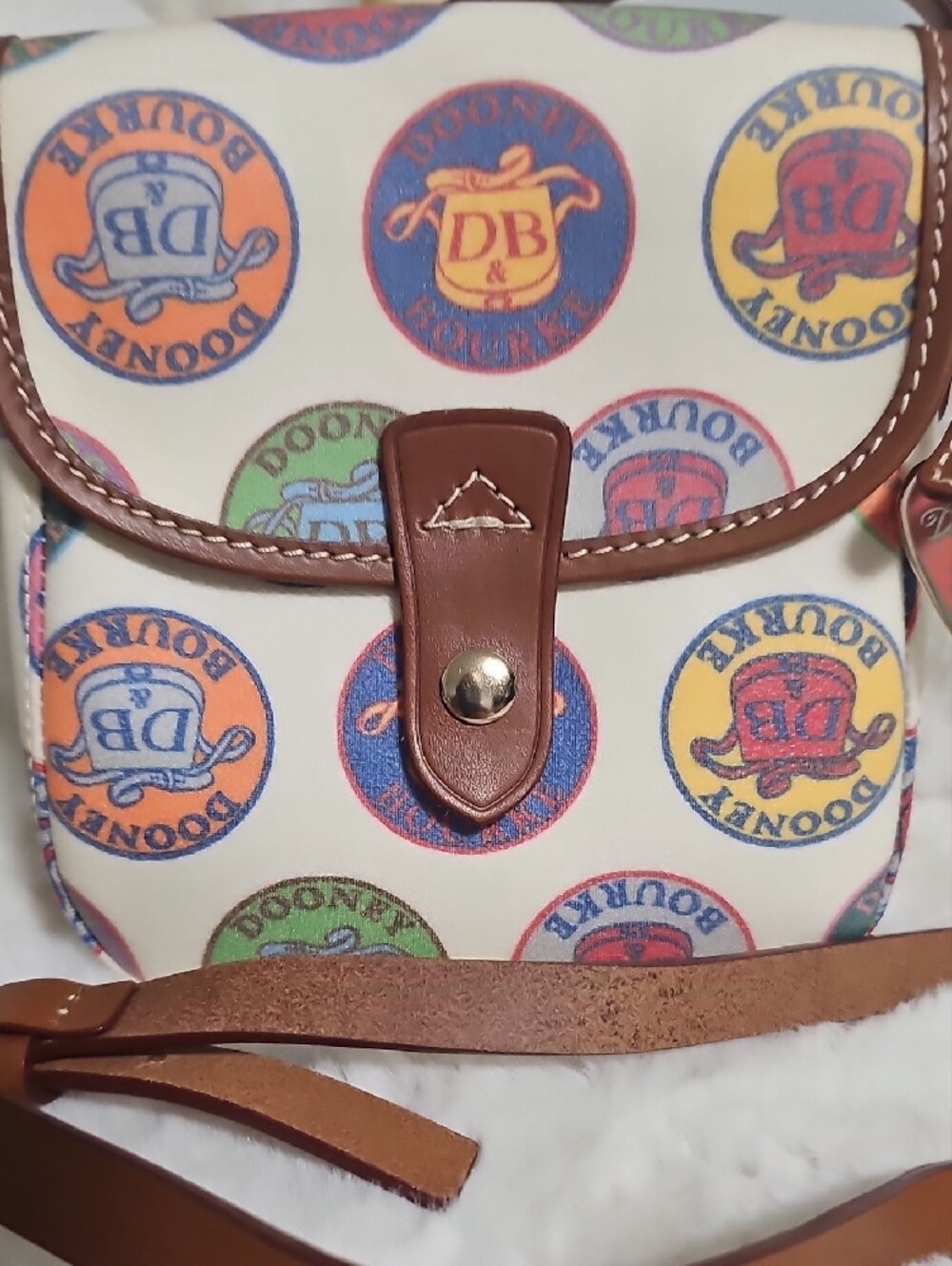NWOT! Dooney & Bourke North South Crossbody - Picture 8 of 13
